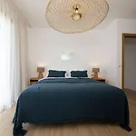 The Nine Graces -villa Astarte, Sea Views, Private Pool And Jacuzzi Naxos City