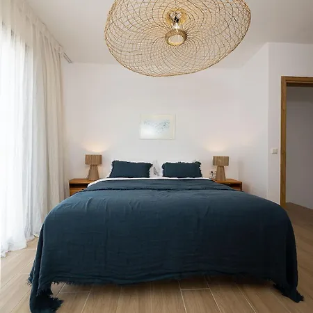 The Nine Graces -villa Astarte, Sea Views, Private Pool And Jacuzzi Naxos City